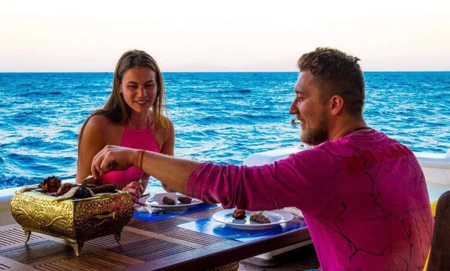 Dahab: luxury Snorkeling cruise with buffet lunch - The yacht: comfortable, but do not expect a floating palace