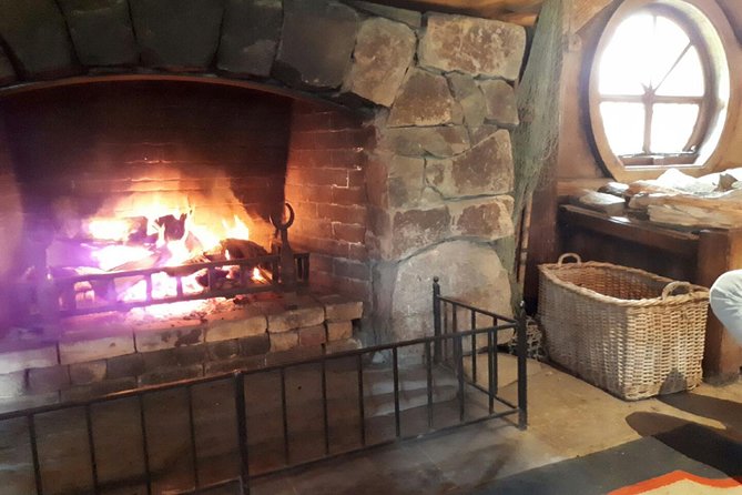 Day Tour Hobbiton + Rotorua from Auckland in Luxury Minibus - Hobbiton: a polished visit to the Shire
