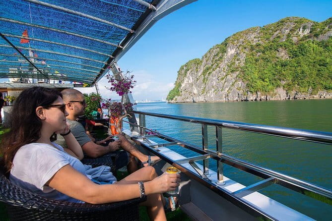 Day Trip - Luxury Experience in Ha Long Bay by Saquila Yacht - Learning Vietnamese tea without a formal lecture