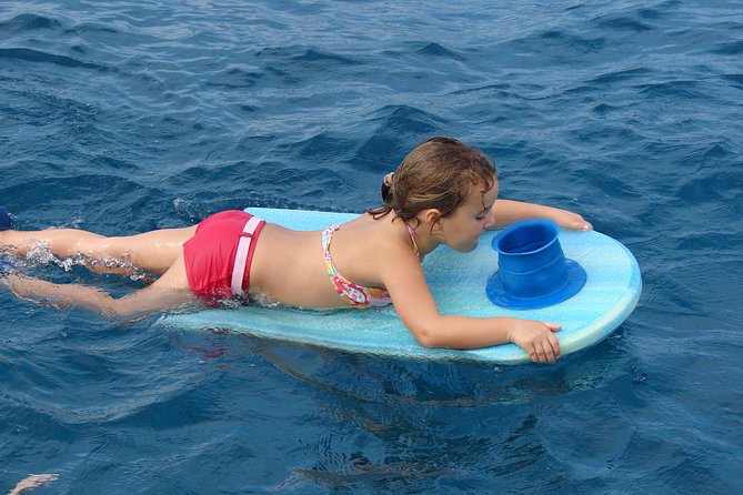Deluxe Snorkel & Dolphin Watch Aboard a Luxury Catamaran from Kailua-Kona - Breakfast, barbecue lunch, and the cash bar