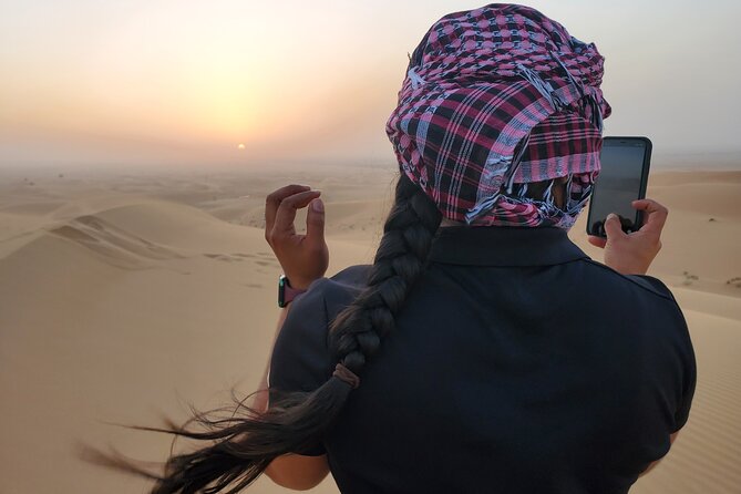 Desert Safari Dubai (VIP Package ) - Henna, costumes, and the camp stop