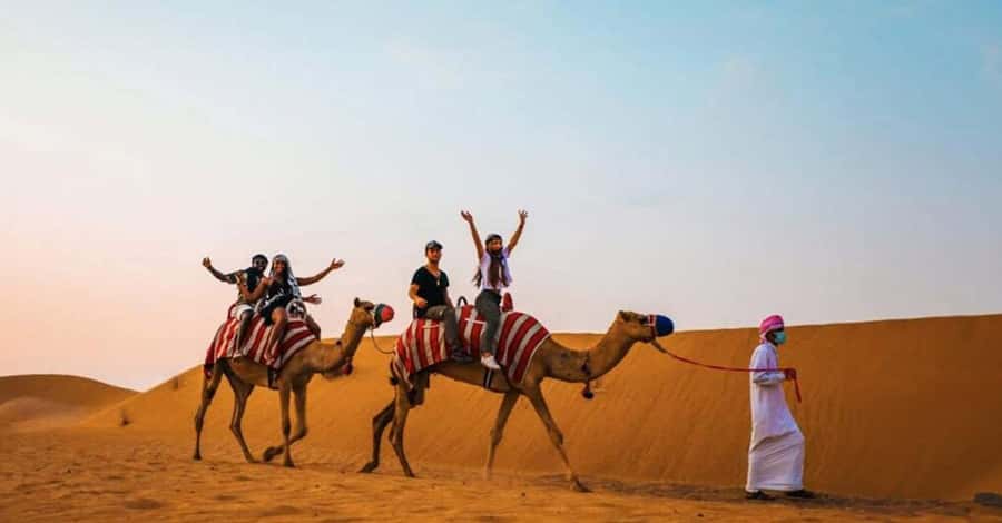 Desert Safari - Private 4WD car - The camp offers a familiar Arabian evening