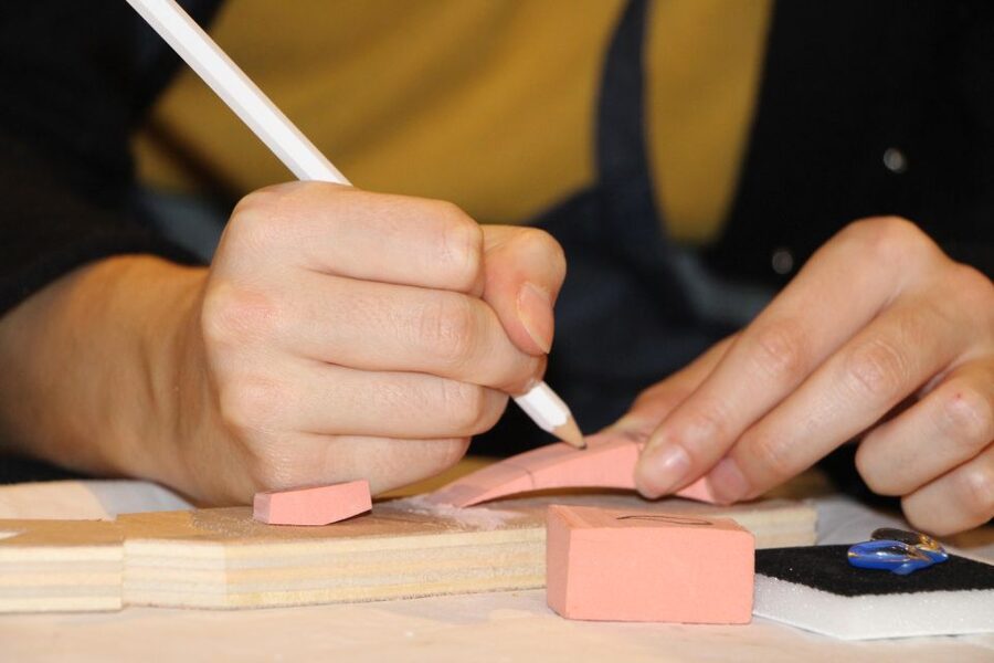 Design Luxury Jewelry in le Marais, in the heart of Paris! - Creating a pendant or stud earrings