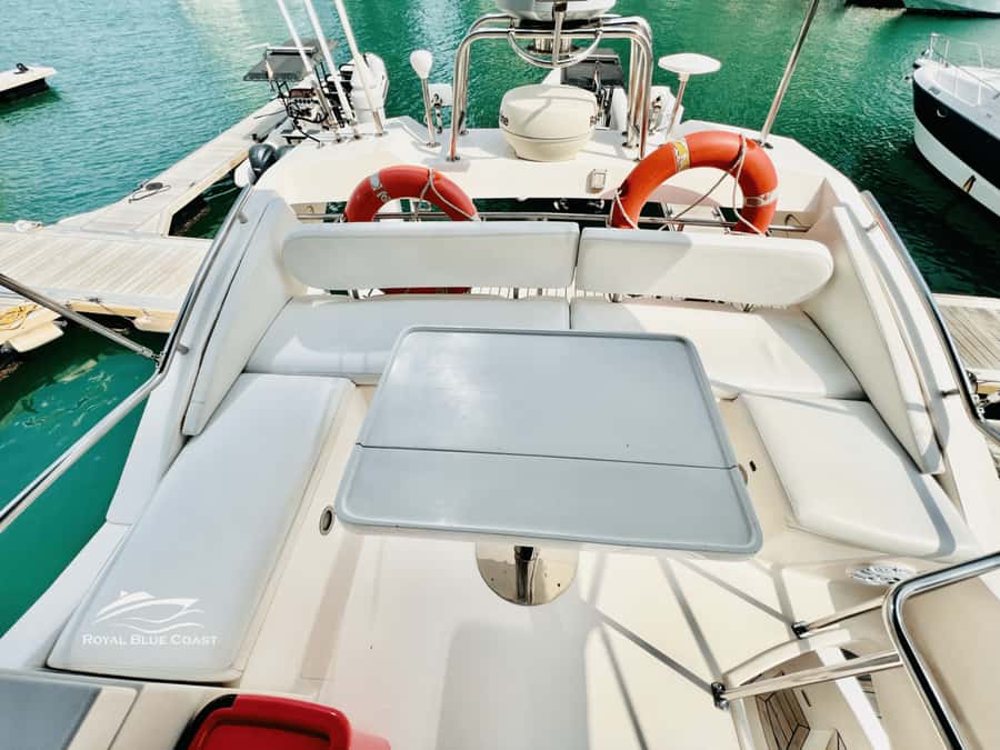 Dubai: Atlantis and Burj Al Arab Cruise on Luxury Yacht - The swimming stop in a clear-water lagoon