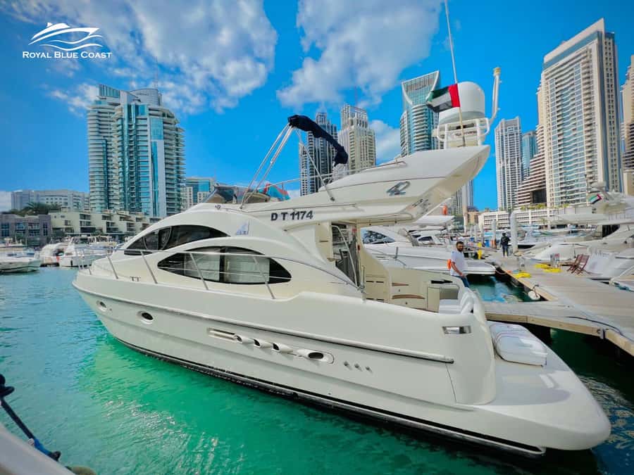 Dubai: Azimut 42 Feet Private Luxury Yacht Cruise - Five things to know before you board