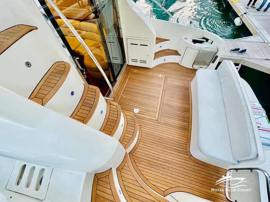 Dubai: Azimut 42 Feet Private Luxury Yacht Cruise - Who should book the Azimut 42-foot cruise?