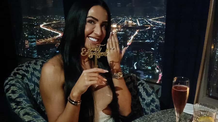 Dubai: Burj Khalifa VIP Sunset Tour with Porsche Transfer - The VIP arrival at Burj Khalifa