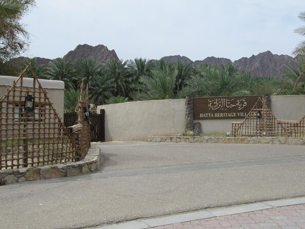 Dubai Evening 4x4 VIP Desert Safari ,Table Service BBQ Dinner - Key points at a glance