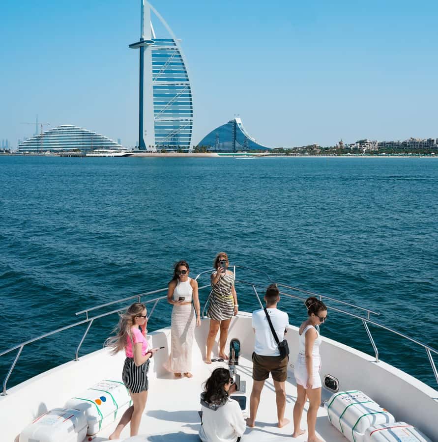 Dubai Harbor: Luxury Yacht Tour with BBQ Options - Who will get the most from this cruise