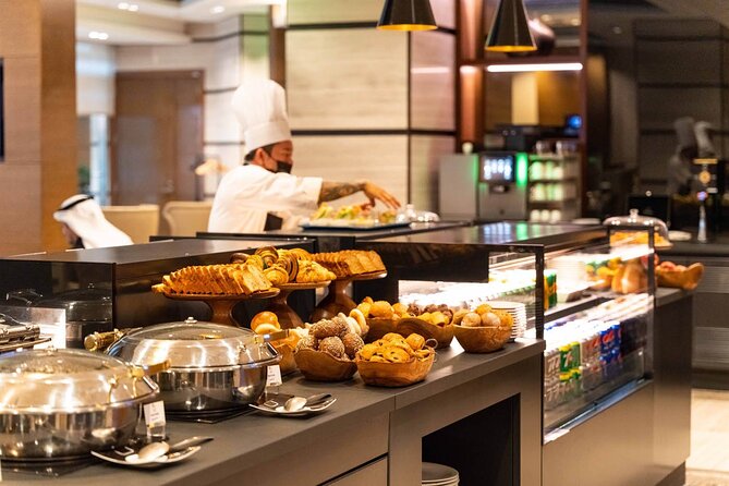 Dubai International Airport (DXB) T3/T1/T2 VIP Lounge Access - How the Main Lounge Brands Compare