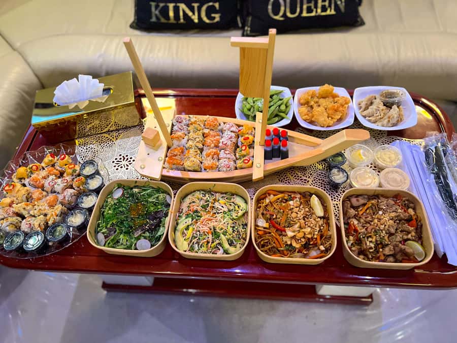 Dubai: Luxury Private 50 FT Yacht Cruise + Optional Sushi - Choosing your Dubai skyline route