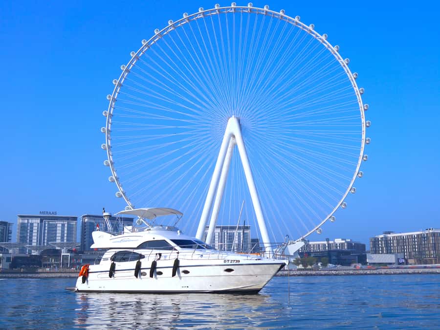 Dubai: Luxury Private 50 FT Yacht Cruise + Optional Sushi - Service and the human side of the cruise