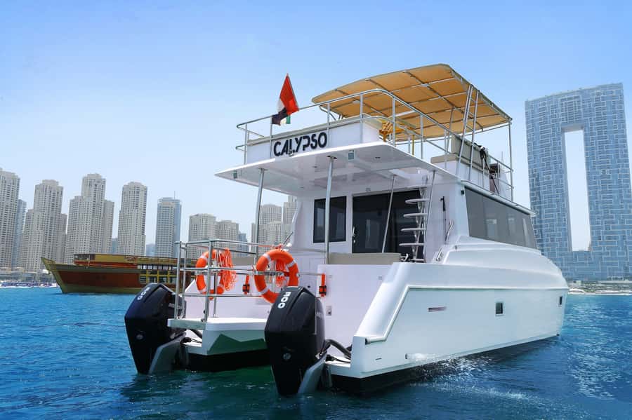 Dubai: Luxury Sightseeing Cruise with Food and Drinks - Leaving Pier 7 for the Marina Canal