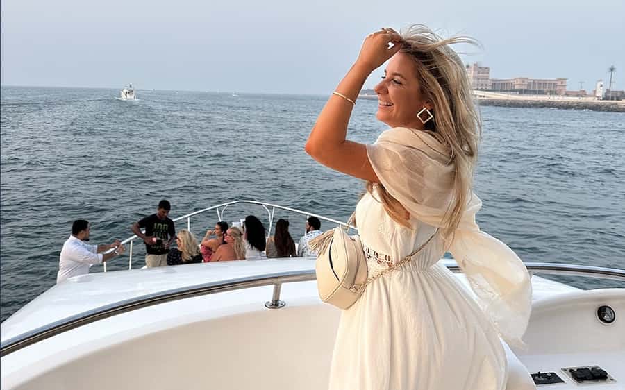 Dubai: Luxury Sunset Yacht Tour with Snacks and Drinks - What This Dubai Yacht Cruise Is Really Like