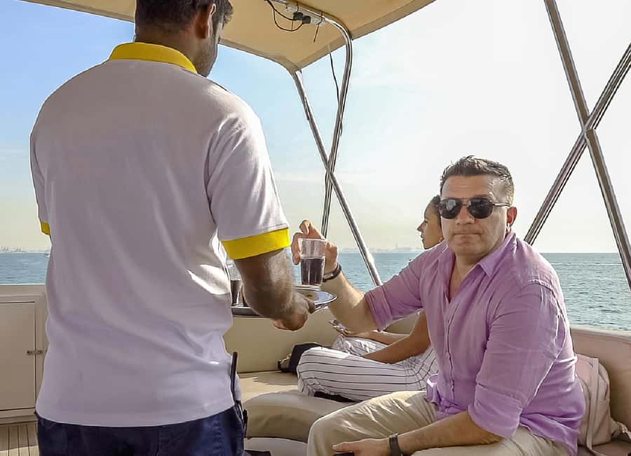 Dubai: Luxury Sunset Yacht Tour with Snacks and Drinks - Practical Tips for a Better Cruise