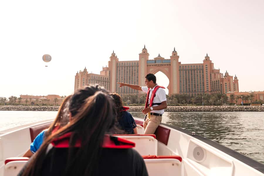 Dubai Marina: 1-Hour Luxury Sightseeing Speedboat Tour - Key things to know before you book