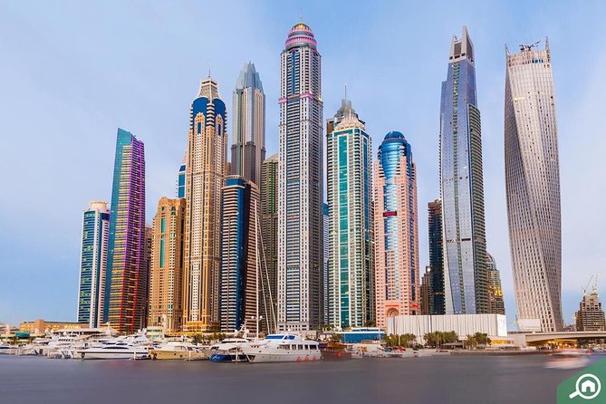 Dubai Marina Luxury Cruise w/ 5 Star Buffet Dinner & Transfer - Buffet dinner, drinks, and the five-star claim