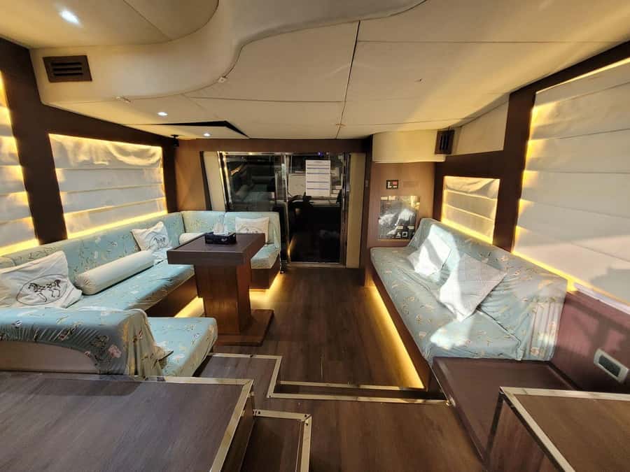 Dubai Marina luxury Yacht Tour: AinDubai,JBR &Harbour(1Hour) - What this Dubai yacht ride is really like