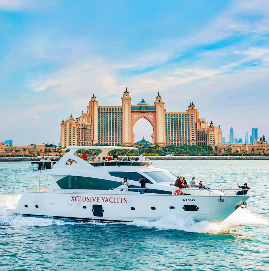 Dubai Marina: Luxury Yacht Tour with Breakfast or BBQ Option - Key points to know before booking