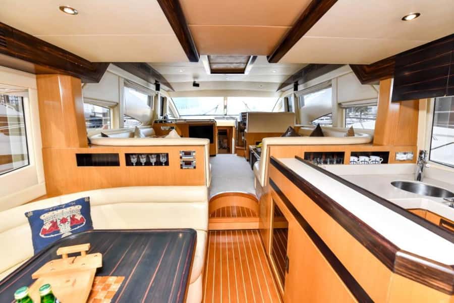 Dubai: Marina Private Luxury Yacht Tour - Music, Photos, and Onboard Hospitality