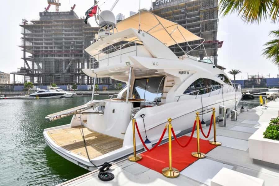 Dubai: Marina Private Luxury Yacht Tour - JBR, Kempinski, and the Waterfront Sights