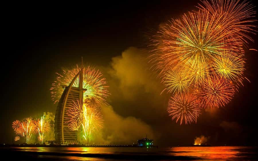 Dubai: New Year Eve Luxury Yacht Fireworks View & BBQ Cruise - A New Year’s Eve yacht ride with a clear purpose
