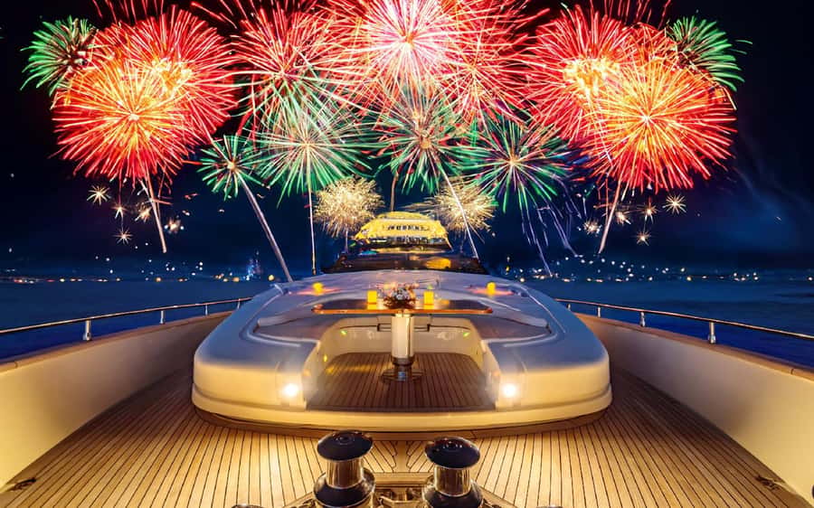 Dubai: New Year Eve Luxury Yacht Fireworks View & BBQ Cruise - BBQ dinner, drinks, and the New Year’s cake