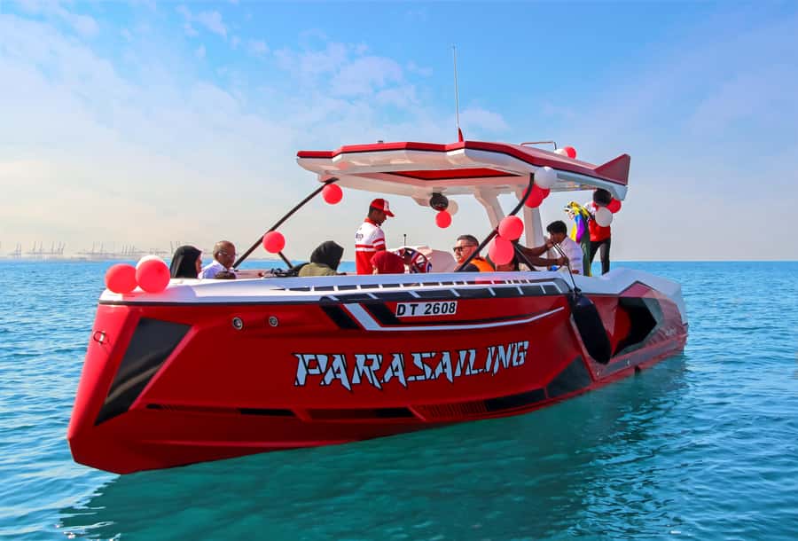 Dubai: Private Luxury Boat with Sightseeing Tour - Setting off with a private group of up to 12