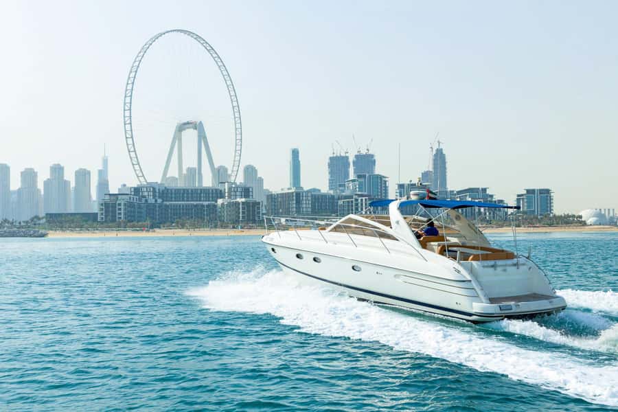 Dubai: Private Luxury Everest Yacht Cruise from Dubai Marina - Boarding at Dubai Marina