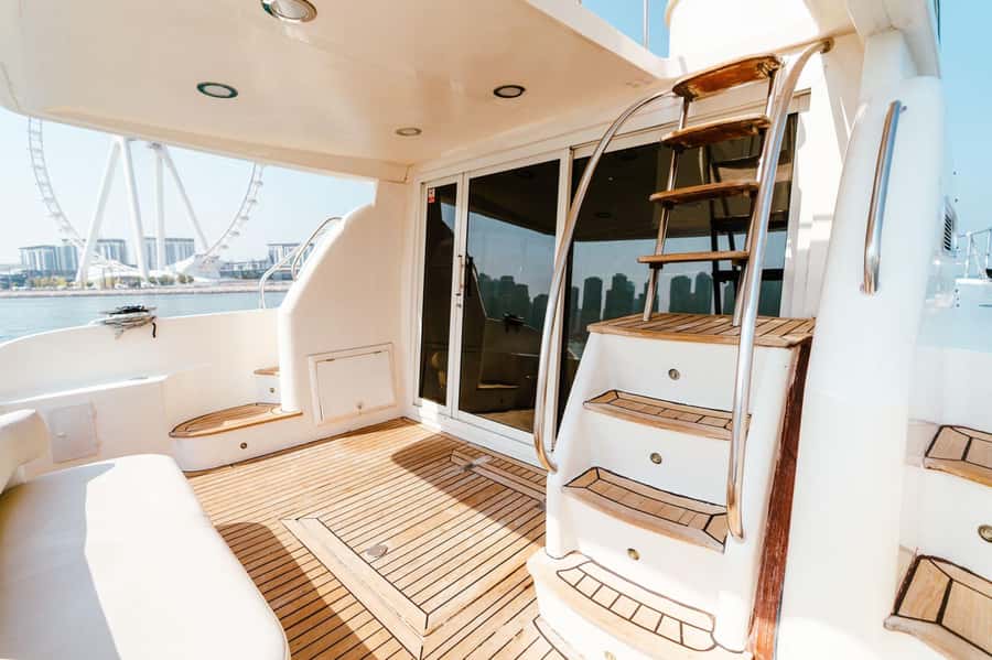 Dubai: Private Luxury Yacht Tour on a 50-Foot Yacht - Quick facts for choosing the cruise