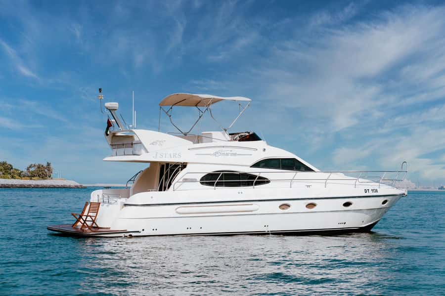 Dubai: Private Luxury Yacht Tour on a 50-Foot Yacht - Passing the Burj Al Arab