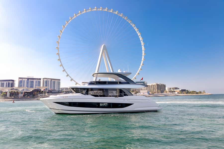 Dubai: Private VIP Luxury Yacht Tour with BBQ & Drinks - Key points to know before booking