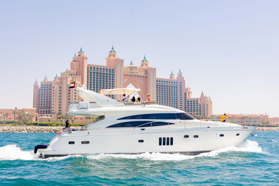 Dubai: The Luxury Yacht Tour with Live BBQ Option - What the Yacht Is Like on the Water