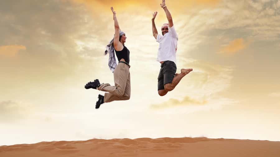 Dubai Waves & Dunes: Luxury Yacht Cruise w/ Red Dunes Safari - What to bring and what to wear
