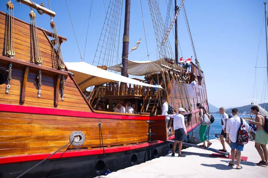 Dubrovnik: Elaphiti Island Luxury Pirate Ship Cruise - Lopud gives you the longest island break