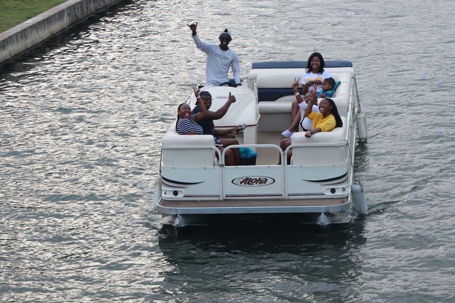 Durban Point Waterfront: Luxury Canal Boat Cruise - Practical details that affect your visit