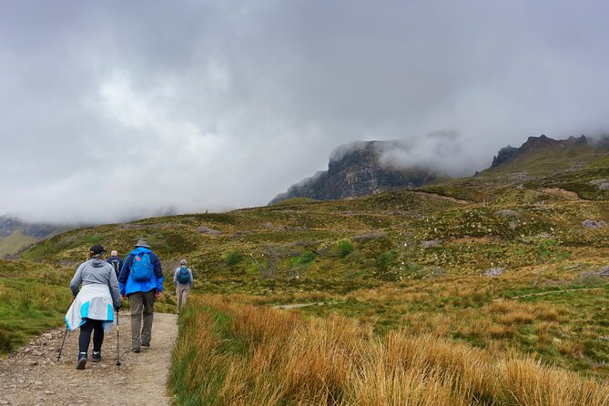 Edinburgh: Stirling Castle & Loch Lomond Private Luxury Day Tour - The guides are a big part of the value