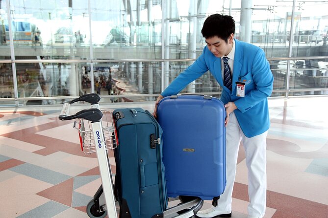 Fast Track with Private Butler at Suvarnabhumi Airport - Arrival with a private electric buggy