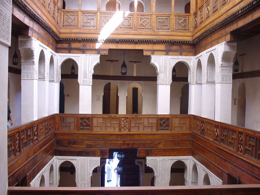 Fes: Guided Sightseeing Tour with Luxury Car - Lunch, markets, and the flexible finish