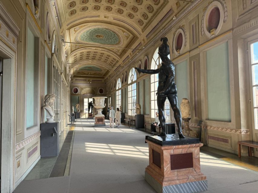 Florence: Uffizi Gallery Reserved-Entry VIP Tour - Caravaggio’s Medusa and the limits of 90 minutes