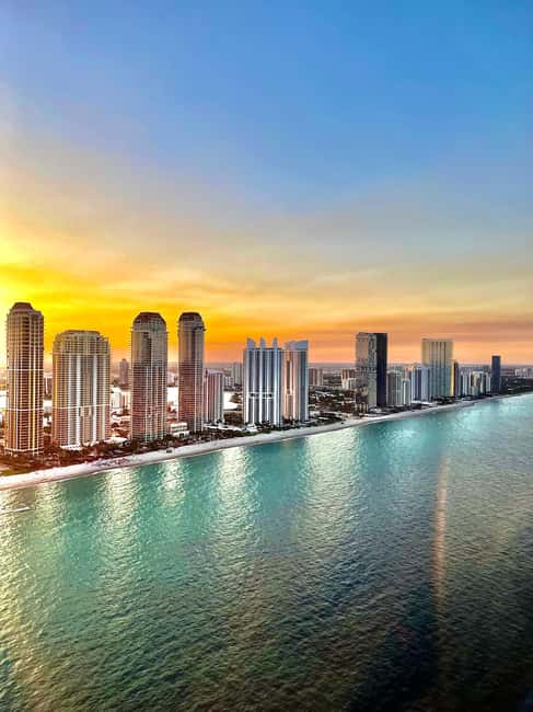 Fort Lauderdale & Miami: Private Luxury Airplane Tour - Hollywood and the coastal stretch south