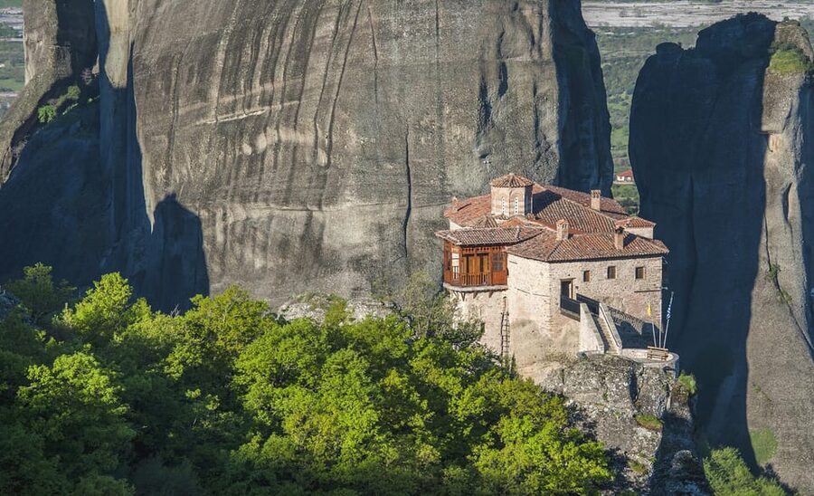 From Athens: Meteora Full-Day Trip with Guide on Luxury Bus - The guides and the feel of the day