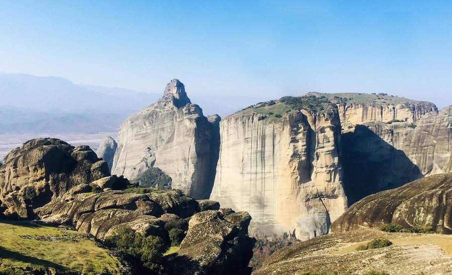 From Athens: Meteora Full-Day Trip with Guide on Luxury Bus - The long ride through mainland Greece