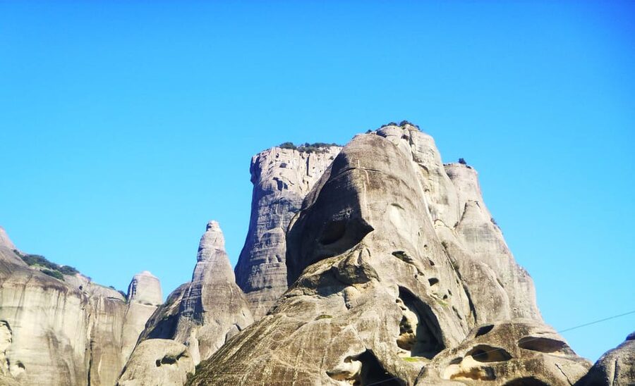 From Athens: Meteora Full-Day Trip with Guide on Luxury Bus - Kastraki lunch and a welcome pause