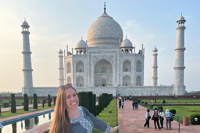 From Delhi: Luxury Group tour of Agra by Car- TOP RATED TOUR - Agra Fort and the Mughal court