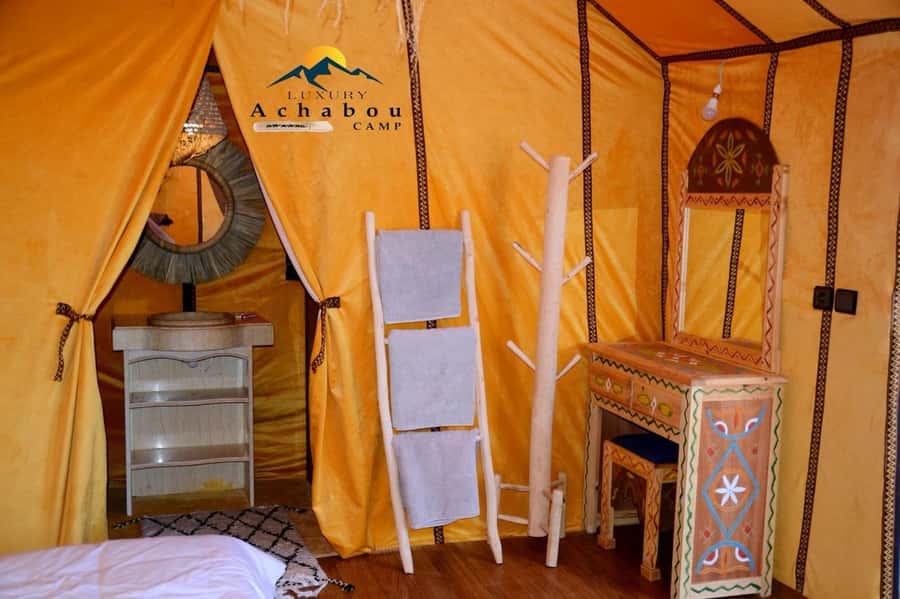 From Fez: 2-Day luxury Sahara Desert Tour with Camel Ride - Arriving in Merzouga and meeting the camels
