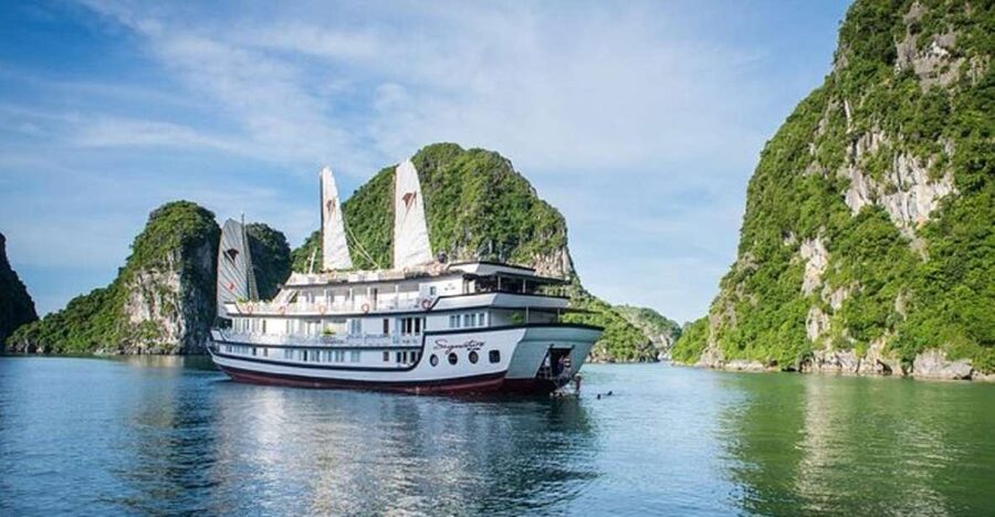 From Hanoi: 2-Day Bai Tu Long Bay Luxury Cruise with Jacuzzi - From Hanoi to the wharf: a long first morning