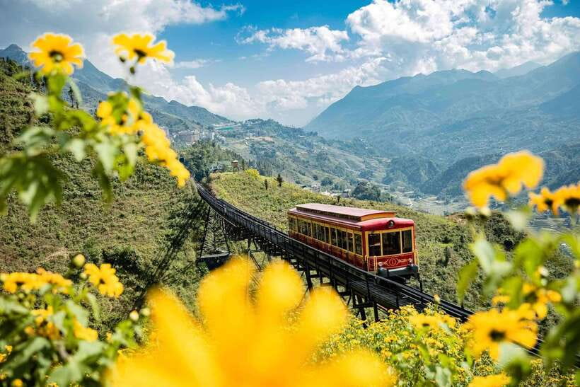 From Hanoi: 2-Day Luxury Sapa Trekking Tour with Homestay - The overnight bus from Hanoi to Sapa