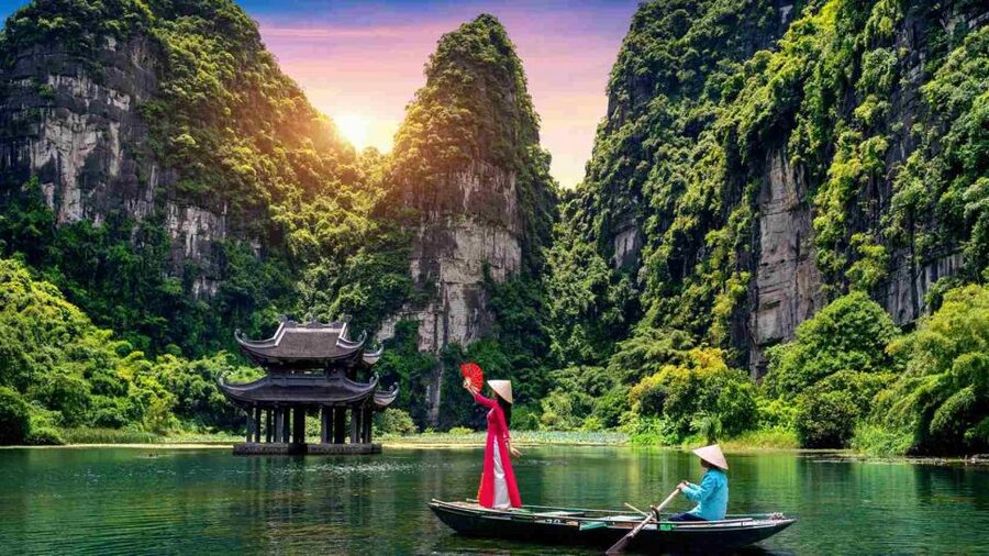 From Hanoi: 3-Day Luxury Tour Ninh Binh & Ha Long Bay Cruise - Day 1: Hoa Lu temples and village cycling