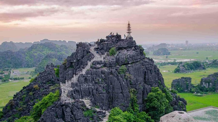 From Hanoi: 3-Day Luxury Tour Ninh Binh & Ha Long Bay Cruise - Day 3: Dark and Bright Cave before Hanoi
